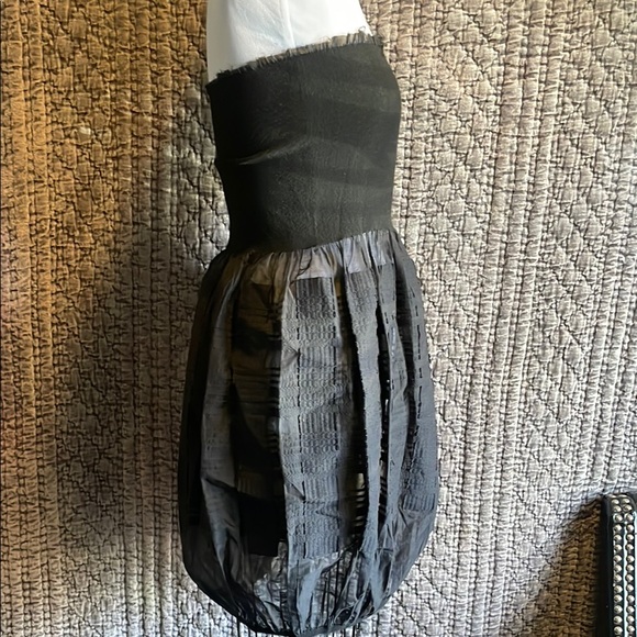 Elegant Black Skirt - Picture 3 of 15